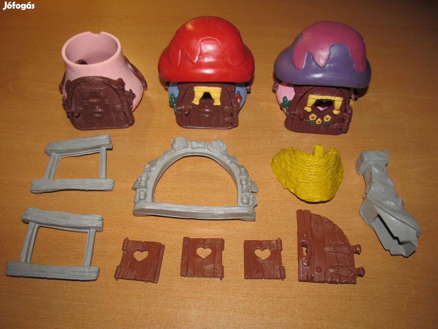 Hupikék Törpikék Aprajafalva gombaház kiegészítő kupac