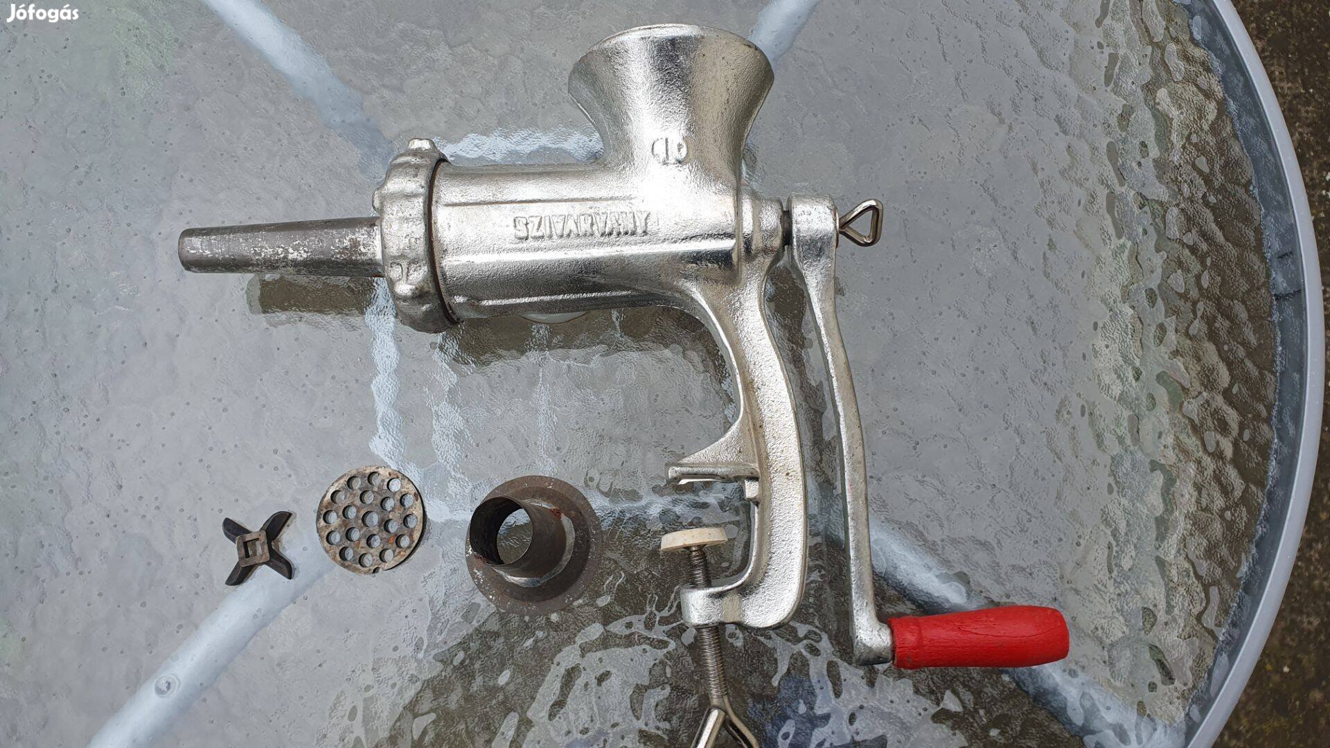 Húsdaráló Kolbásztöltő