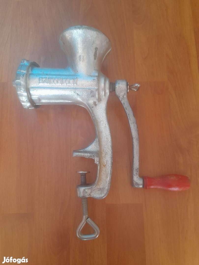 Húsdaráló Magyar 8-as