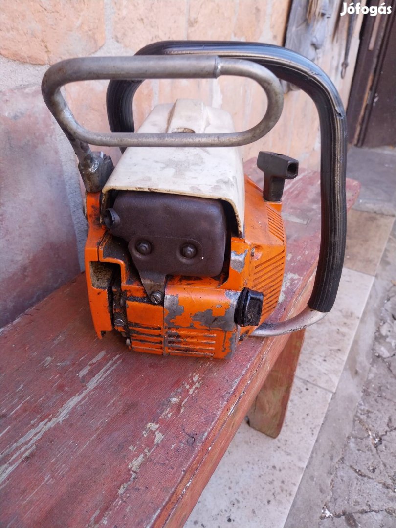Husgvarna 44 láncfűrész eladó. 