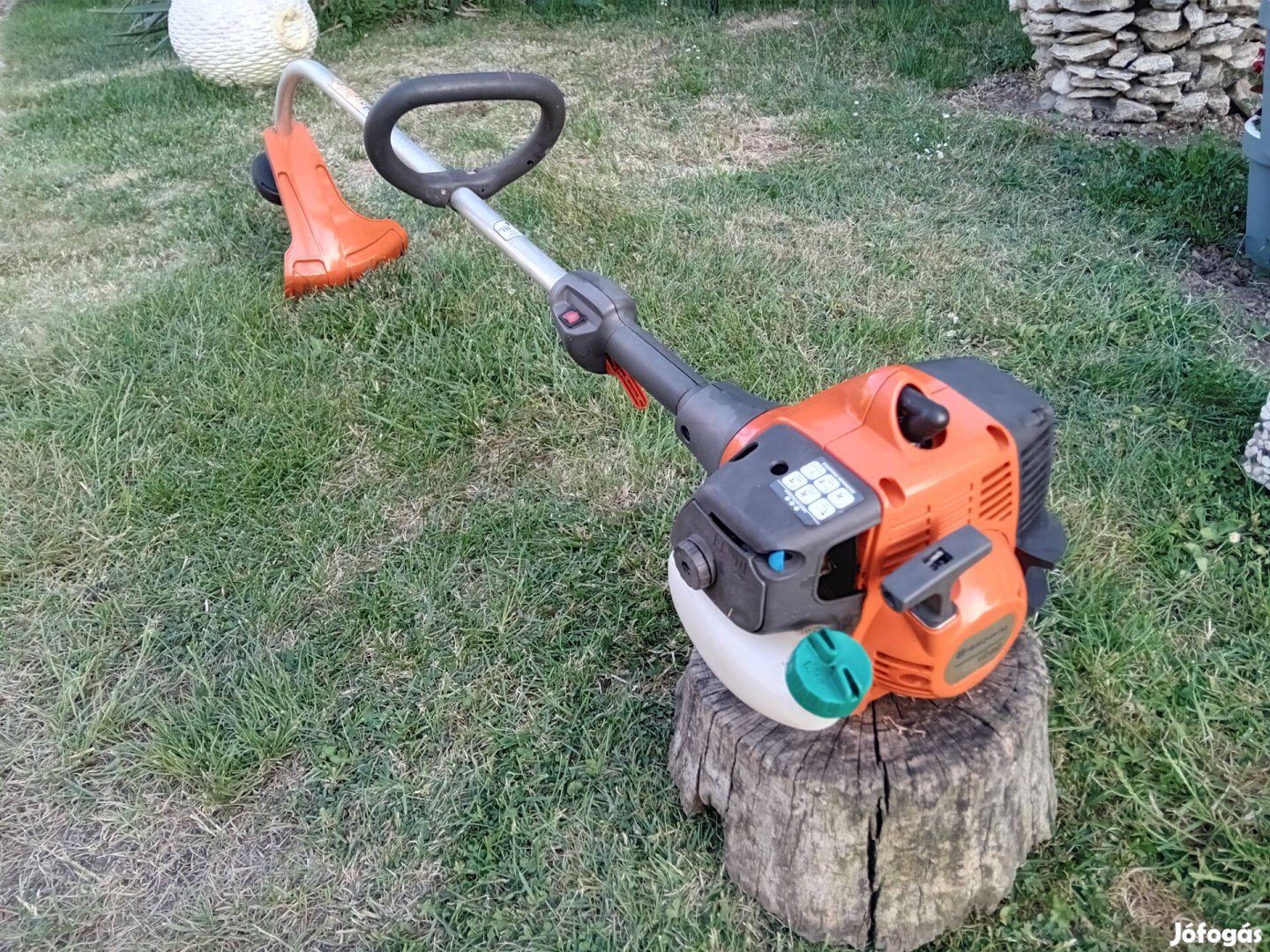 Husqvarna 128 C fűkasza fűszegélyvágó