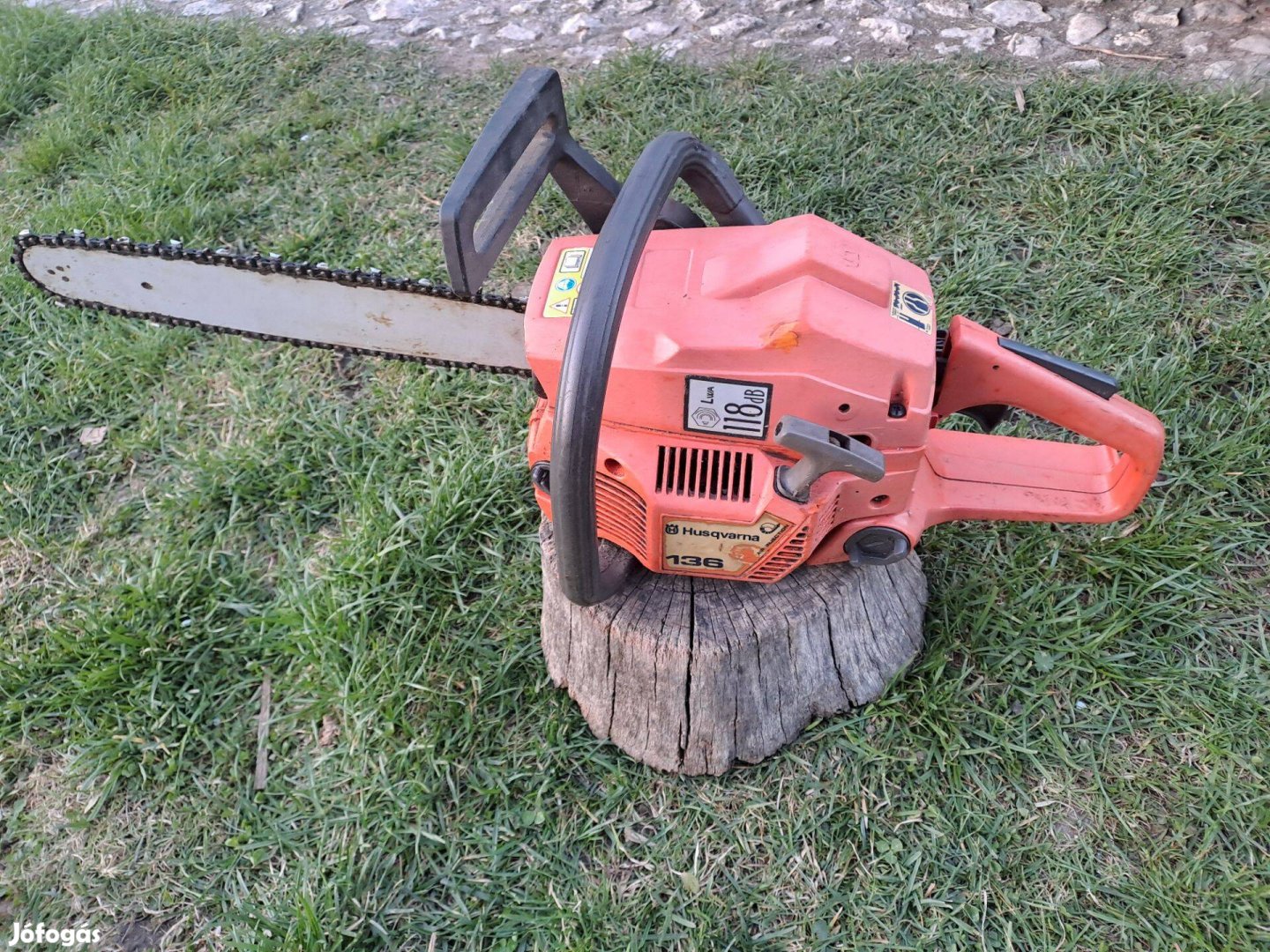 Husqvarna 136 láncfűrész