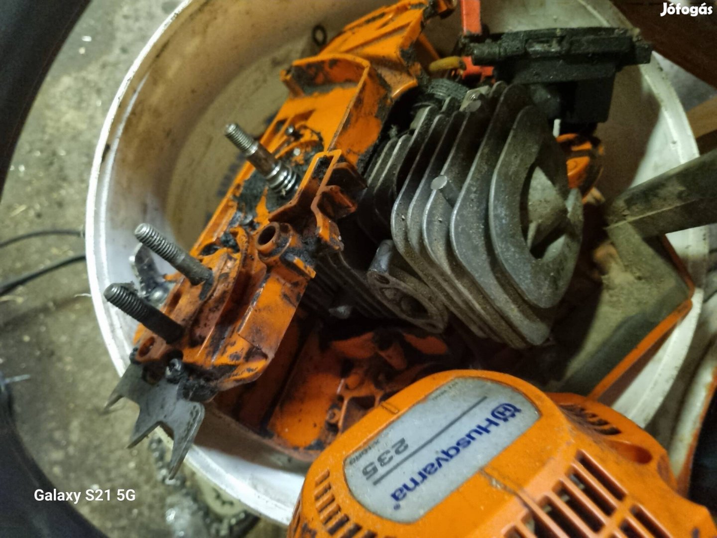 Husqvarna 235 láncfűrész