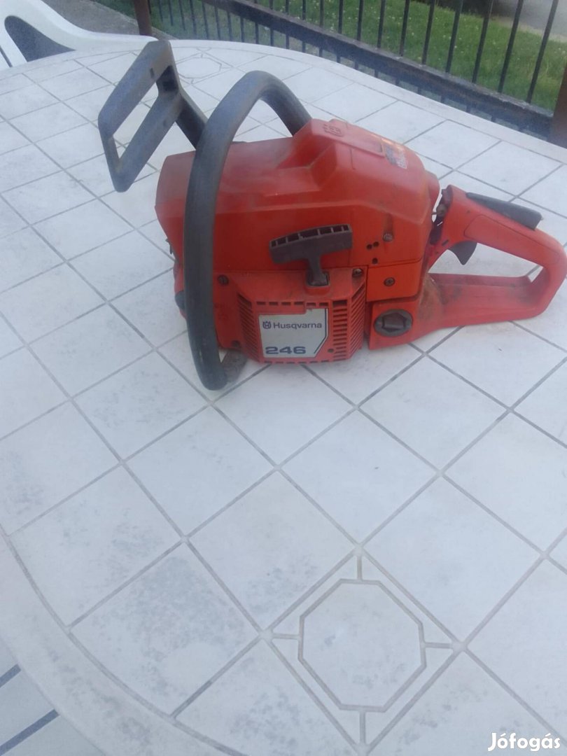 Husqvarna 246 láncfűrész Működik ingyen szállítás 