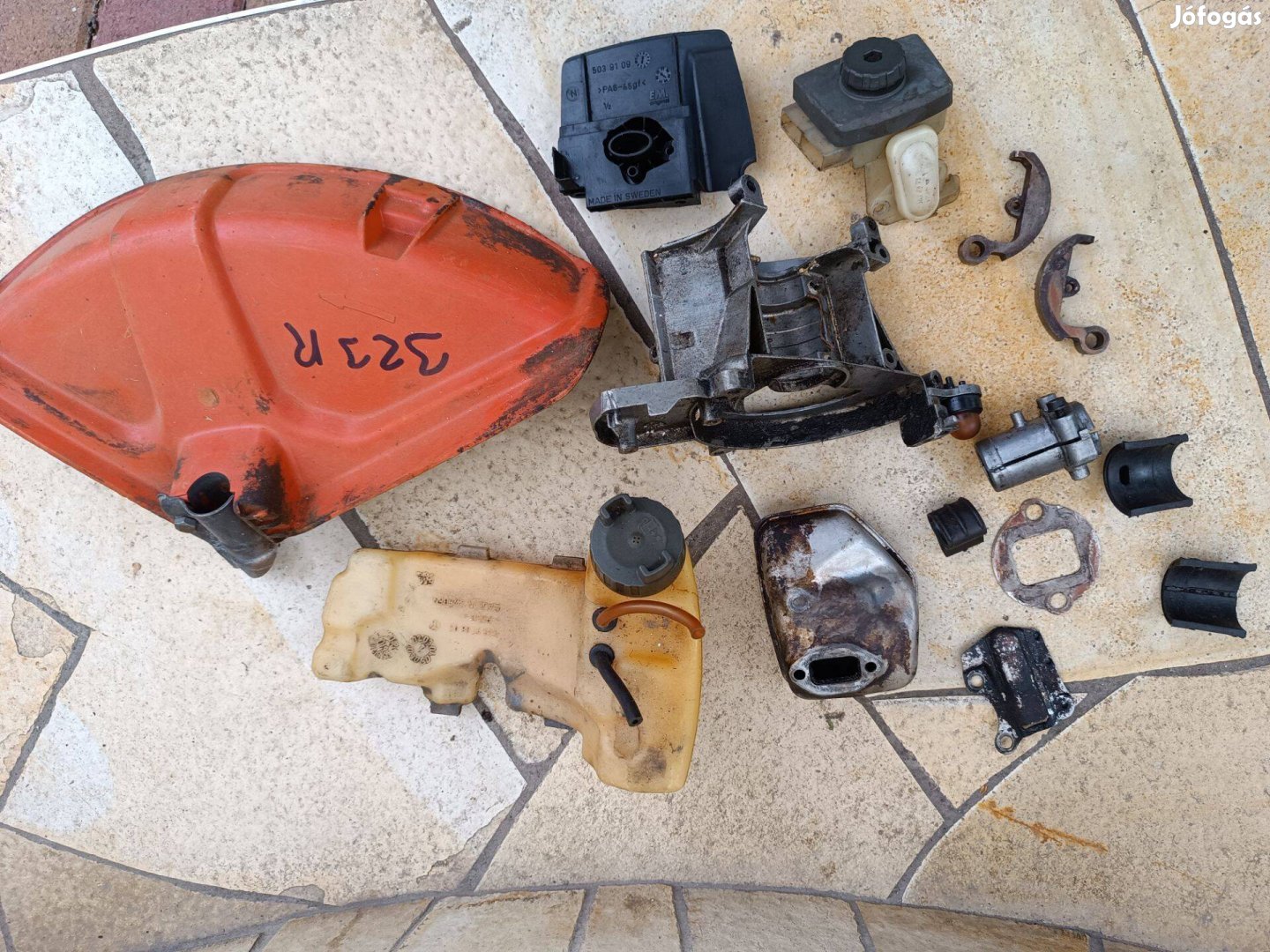 Husqvarna 323 R alkatrészek egyben