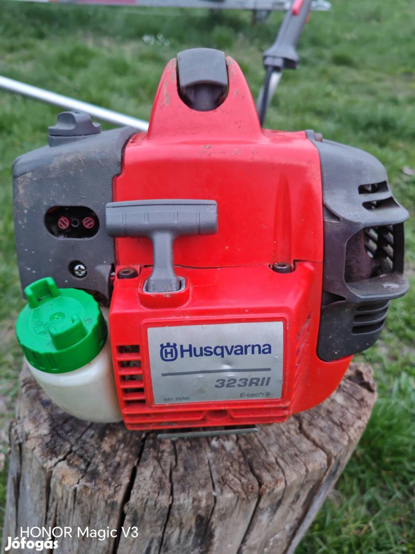 Husqvarna 323 benzinmotoros fűkasza bozótvágó