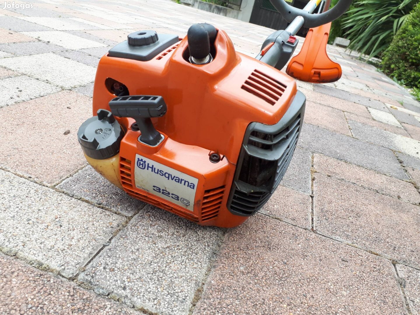 Husqvarna 323 szegélyvágó fűkasza 2sz