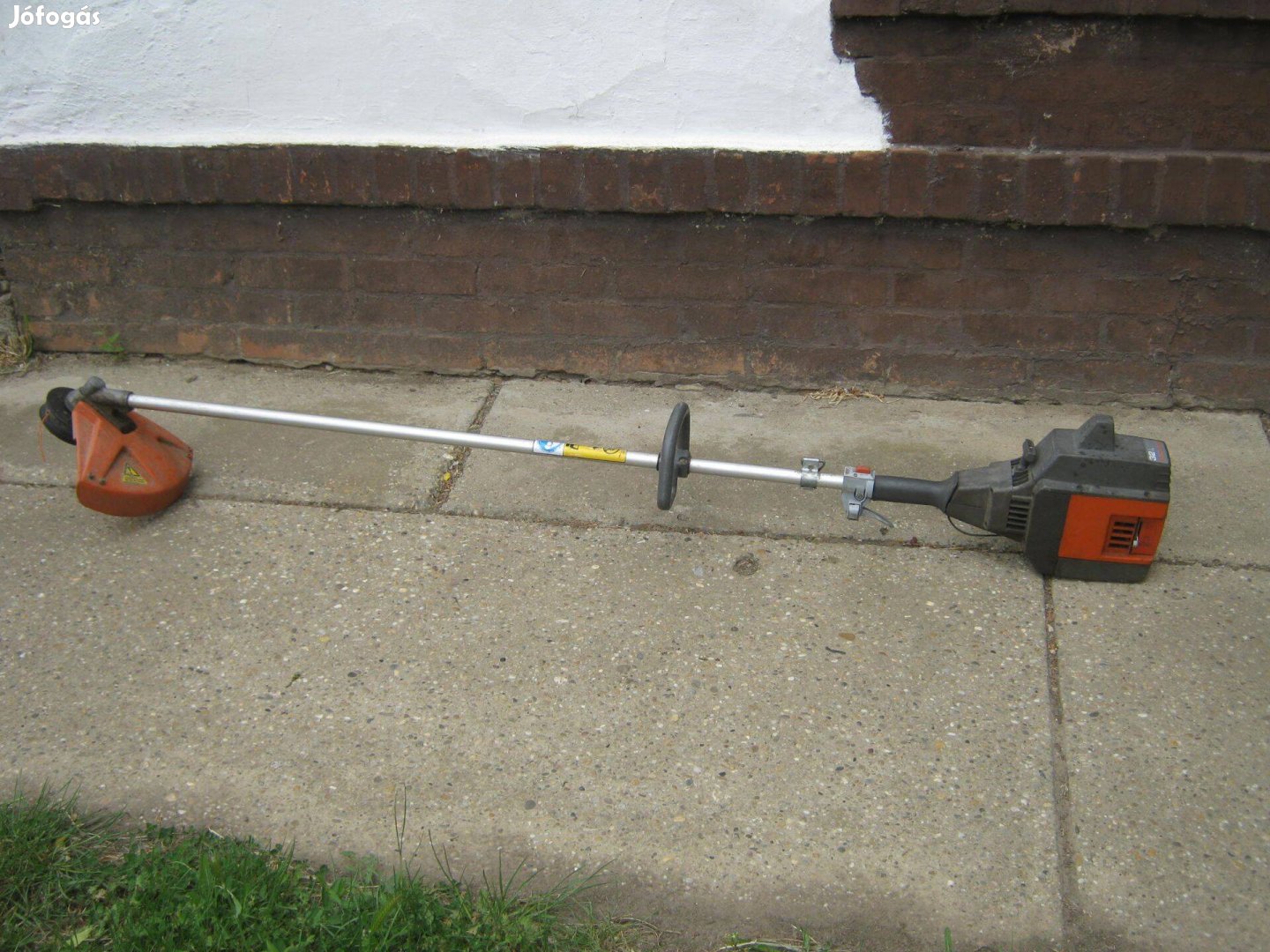 Husqvarna 32L benzines fűkasza