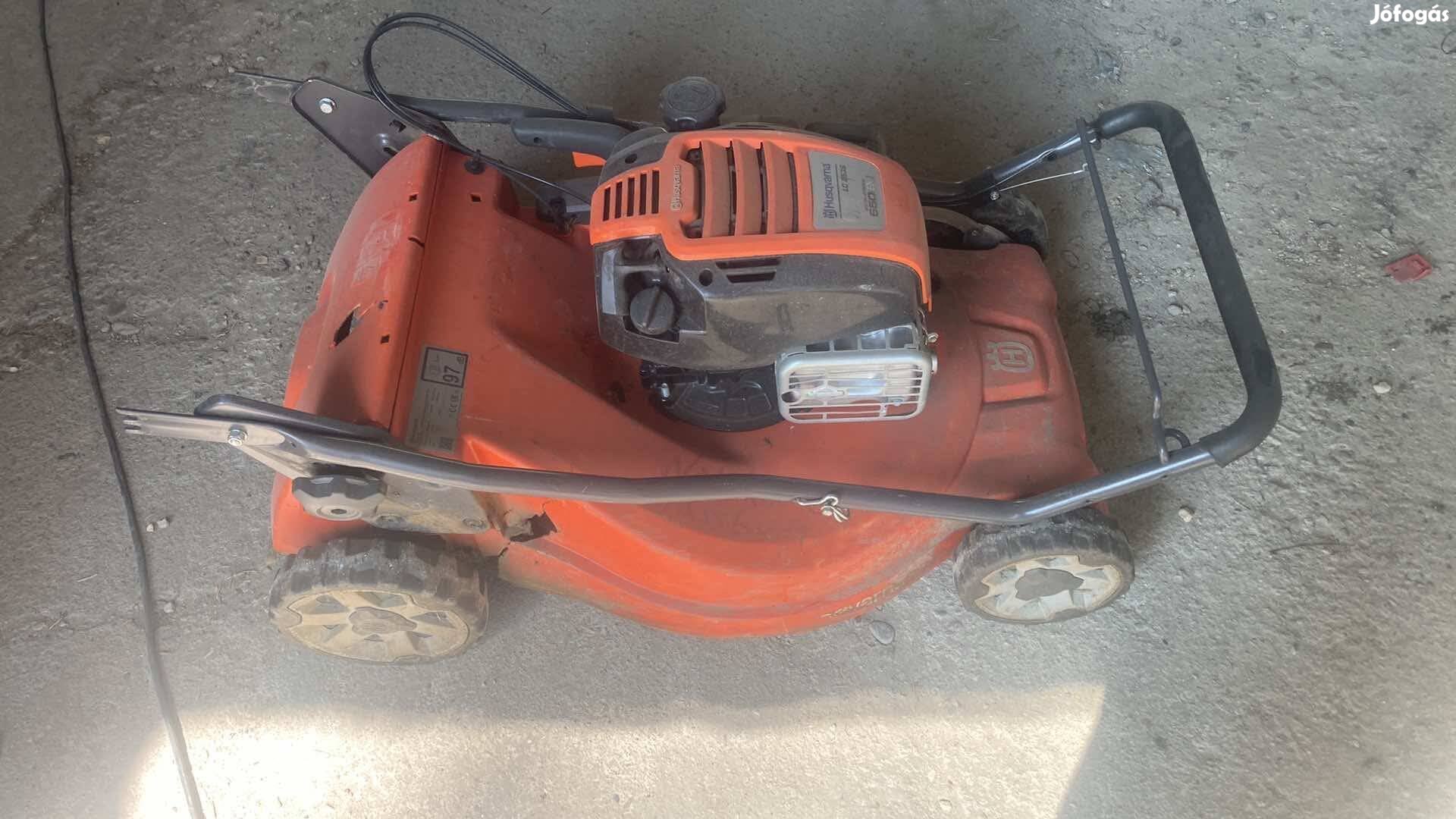 Husqvarna 6,5 lóerős, benzines, önjárós fűnyíró!