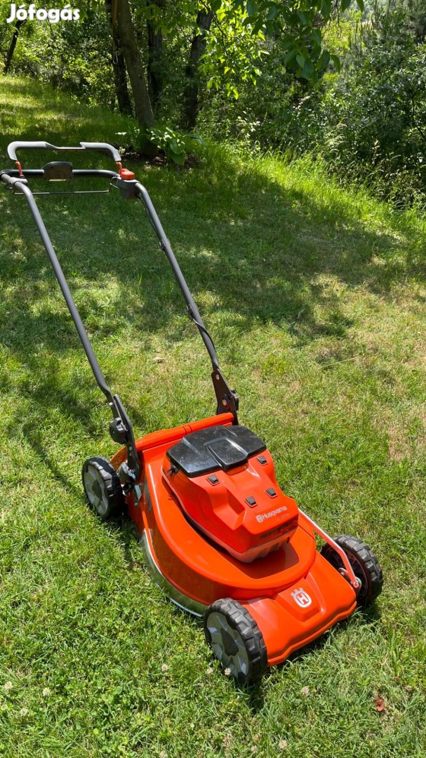 Husqvarna LC 551iV nagy teljesítményű akkumulátoros önjáró fűnyíró