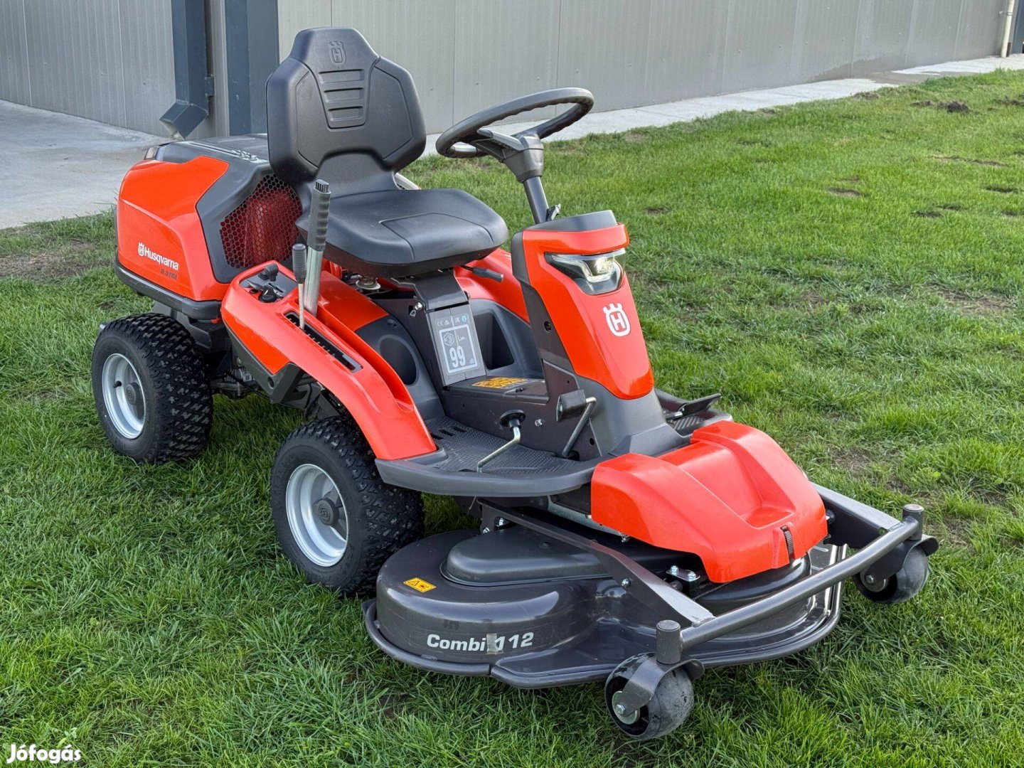 Husqvarna Rider R 318 X fűnyíró traktor