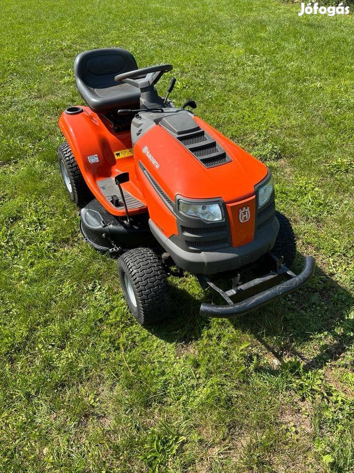 Husqvarna TS 138 fűnyíró traktor,