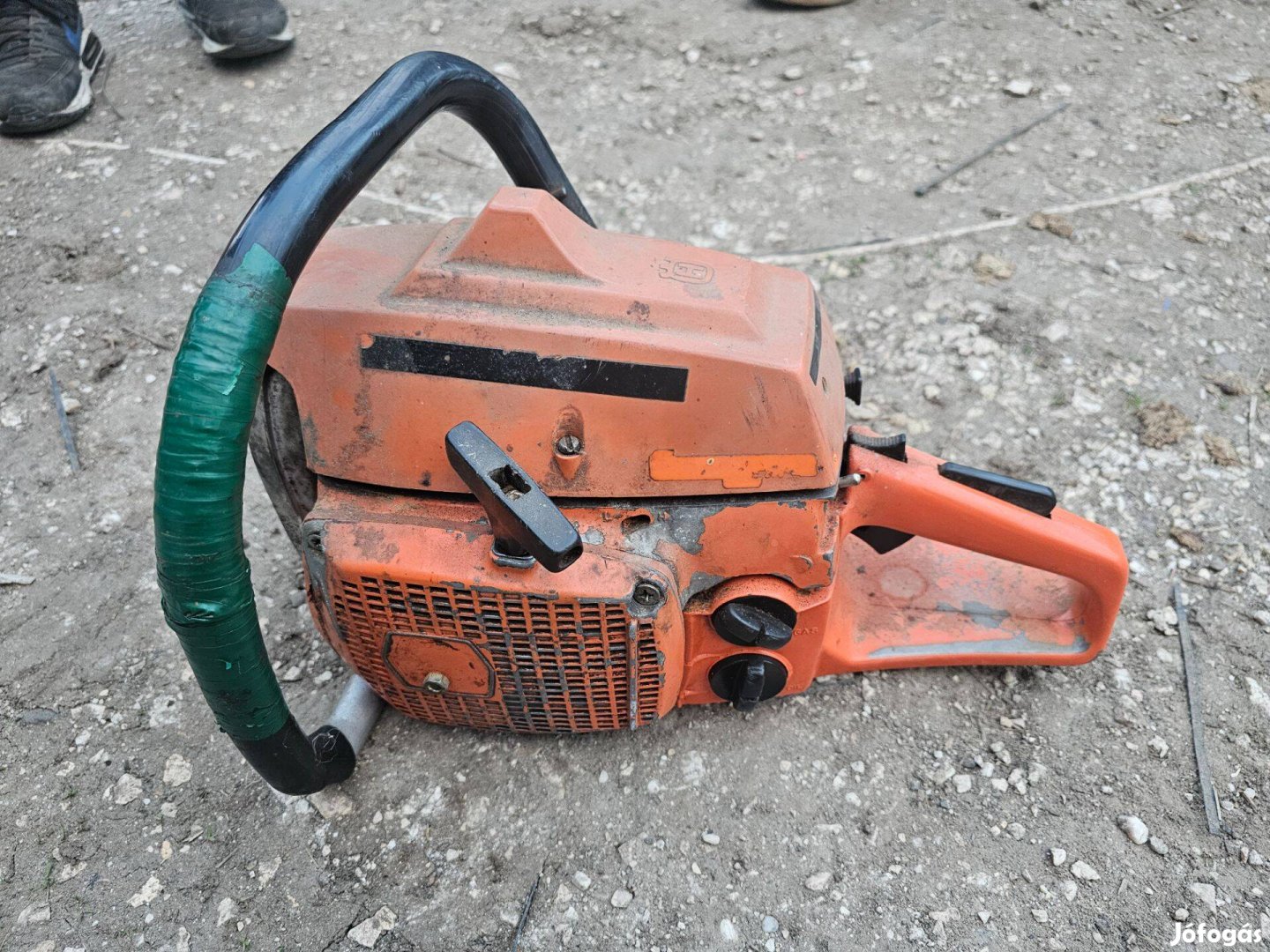 Husqvarna benzines láncfürész fürész