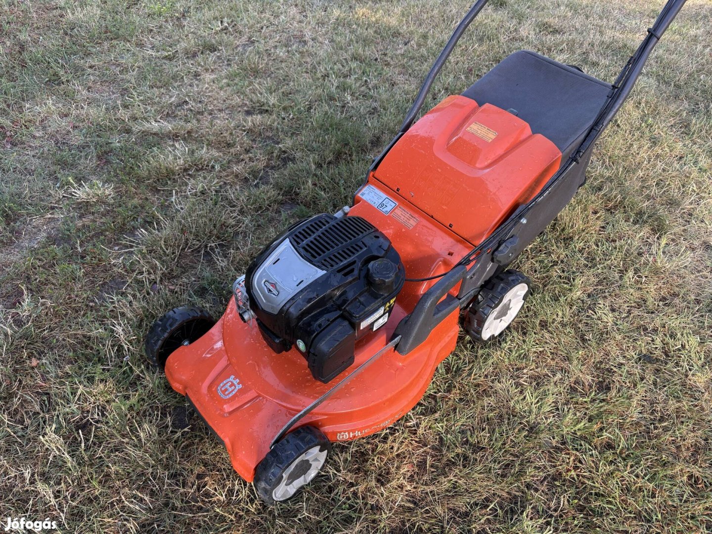 Husqvarna önjáró fűnyíró 