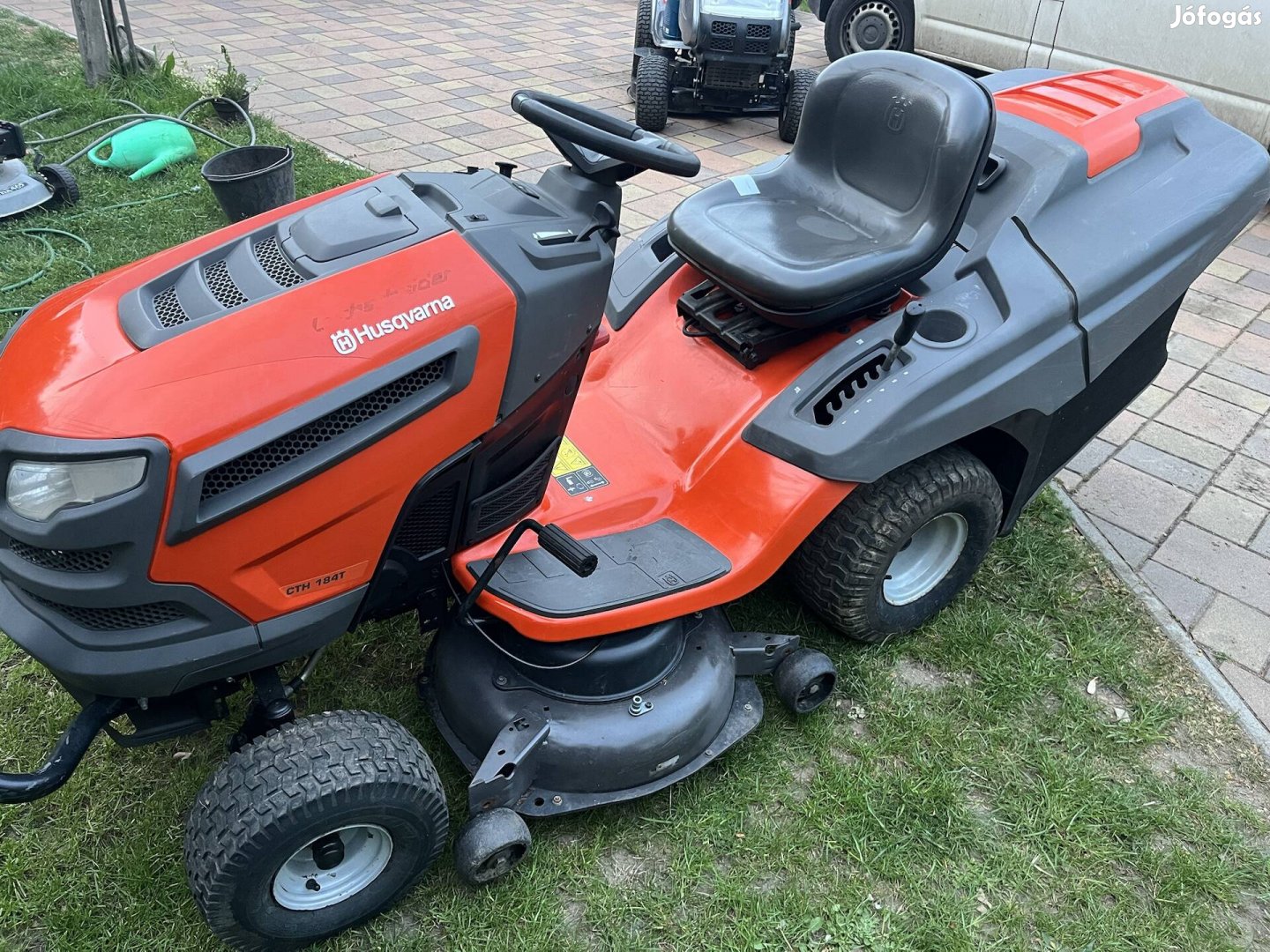 Husqvarna v2 fűnyíró traktor fűnyírótraktor