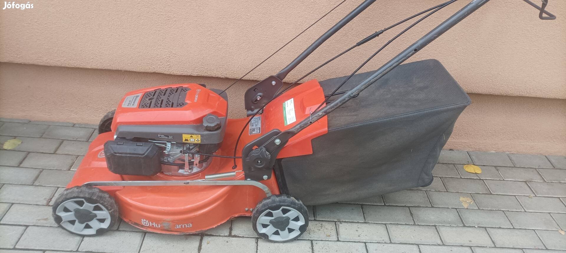 Husvarna fűnyíró eladó 