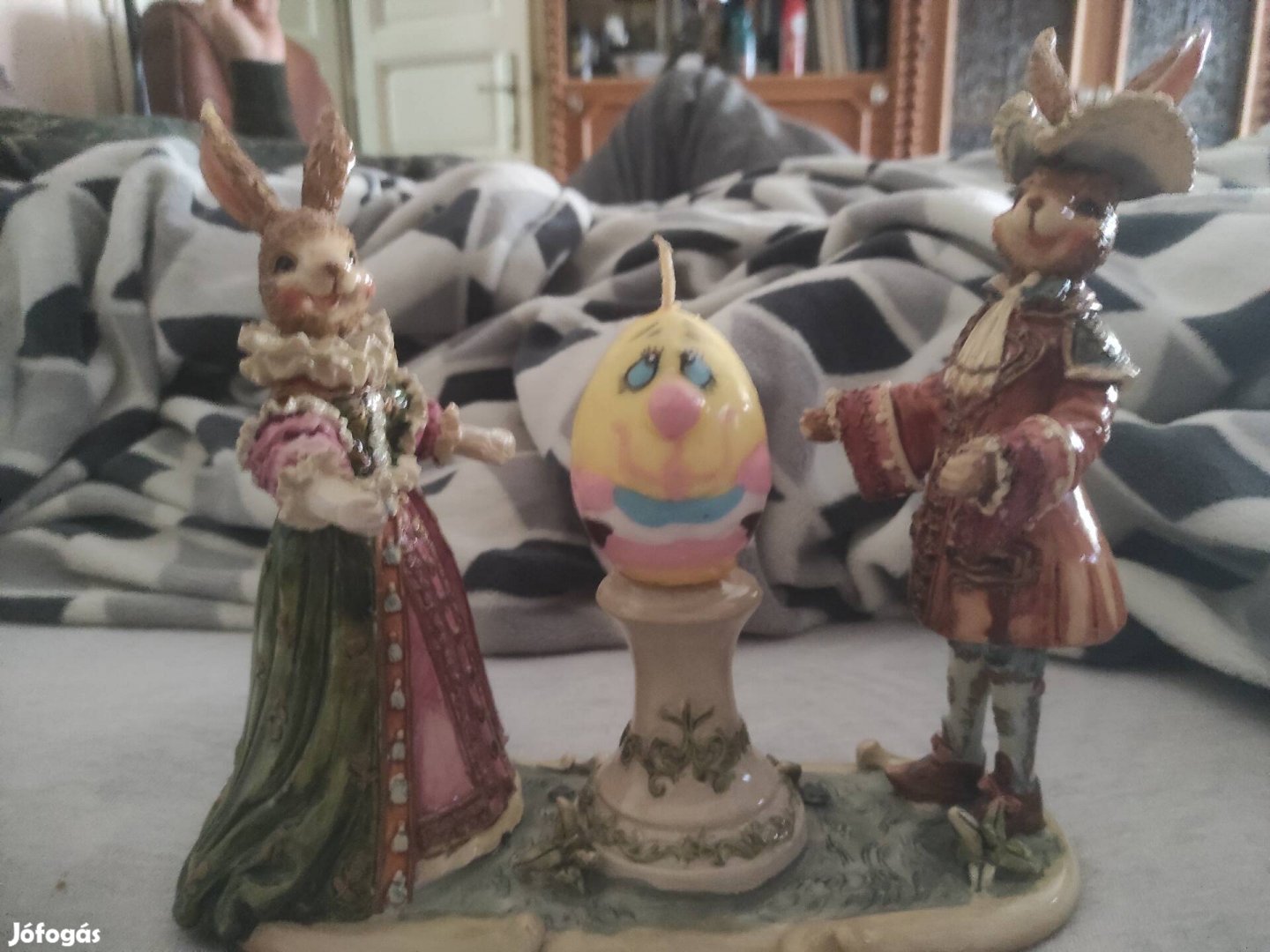 Húsvéti nyuszik porcelán gyertyatartó eladó 