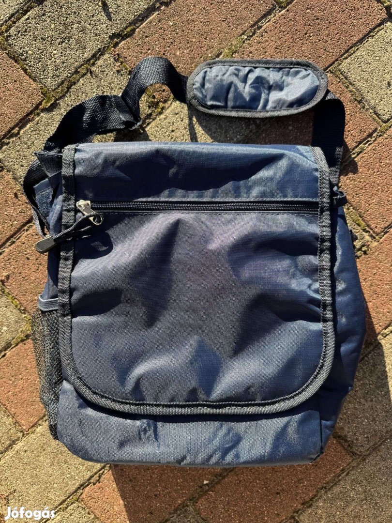 Hűtő válltáska jégakkuval