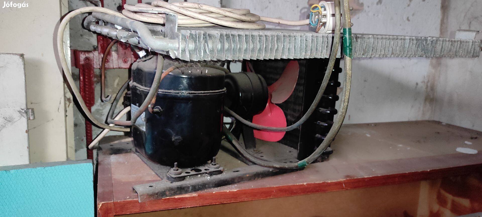 Hűtőkompresszor -/220 V/- eladó