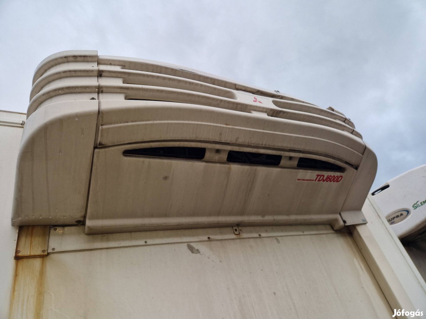 Hűtőkonténer, szigetelt, teherautó felépítmény, doboz, tároló.