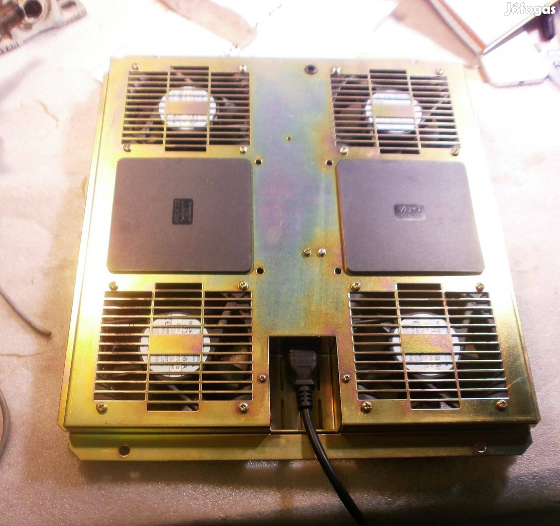 Hűtőpanel négy axiál ventilátorral ventillátor Vero ( 3408 )