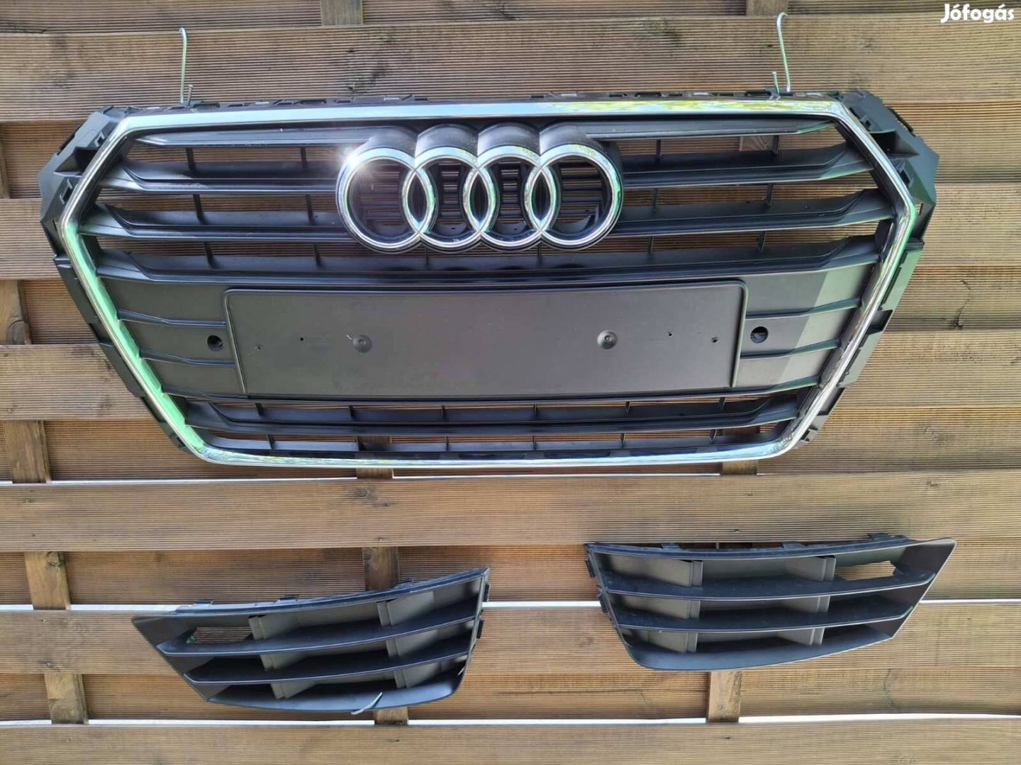 Hűtőrács AUDI A4