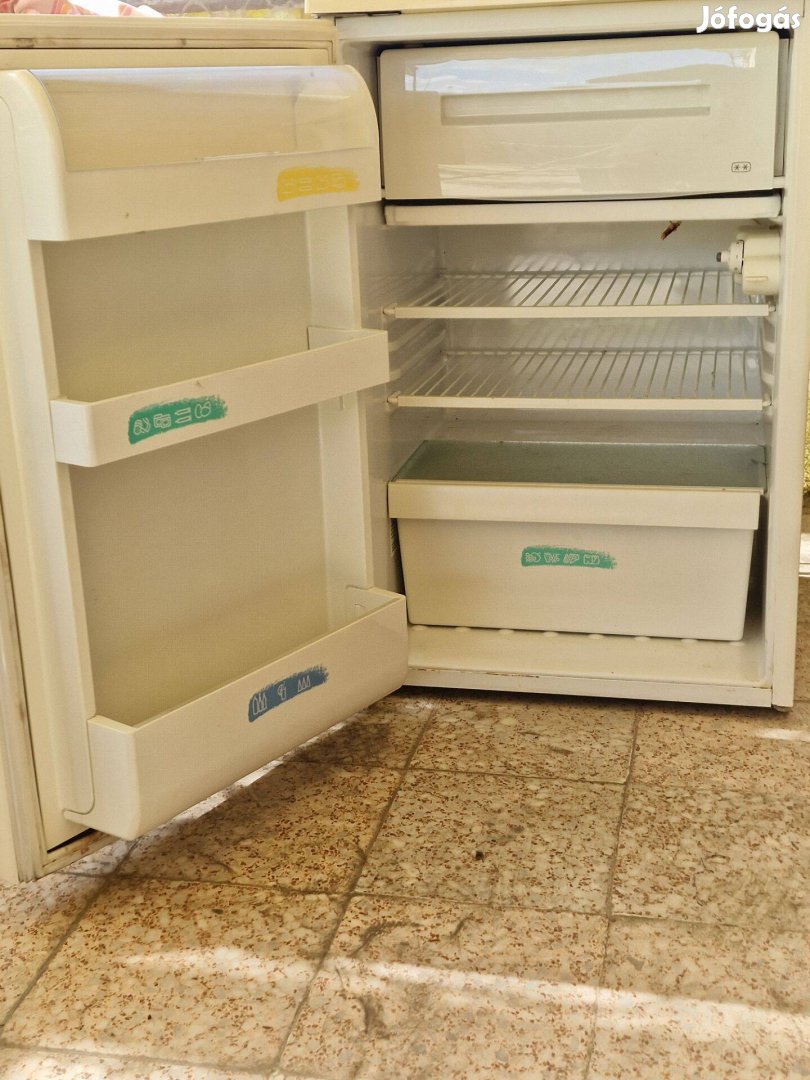 Hűtőszekrény 2 hónapot használt