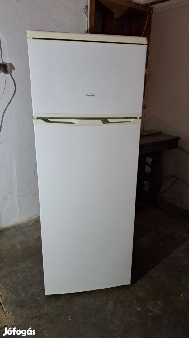 Hűtőszekrény - mélyhűtőrésszel. Br. 230 L, ebből mélyhűtő 40L