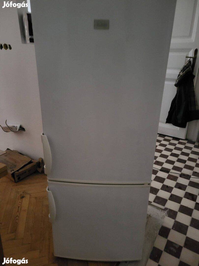 Hűtőszerkény - kombinált - Sürgös