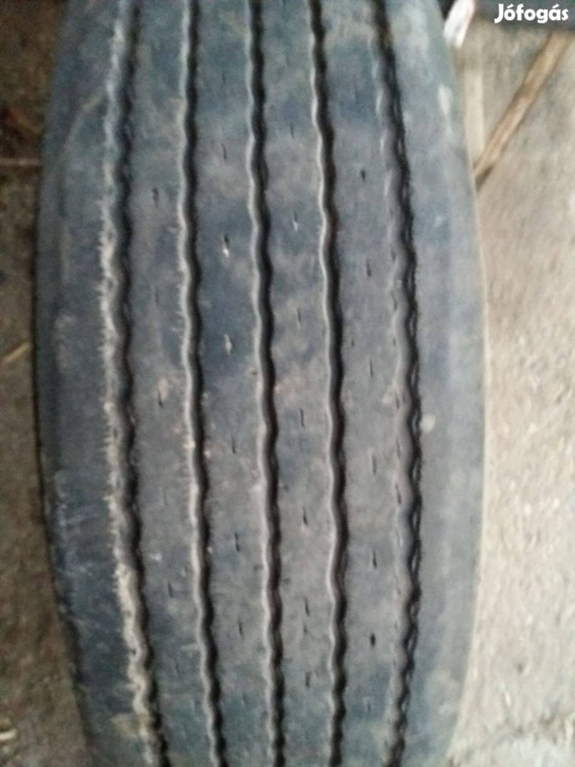 Hw 6011pótkocsi Michelin gumi
