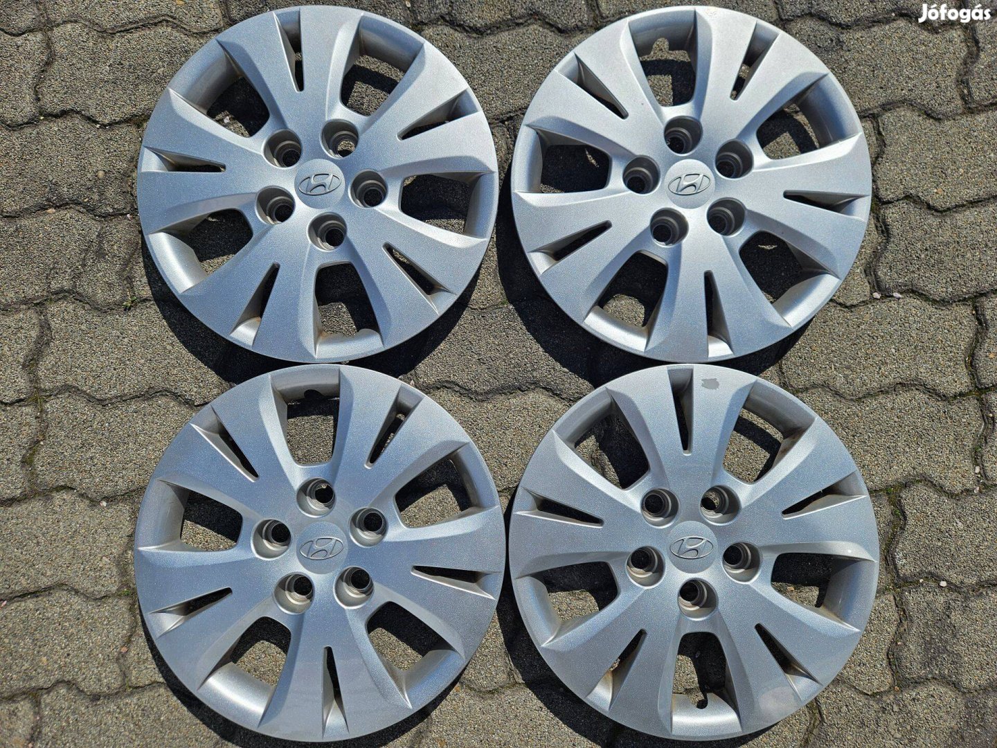 Hyundai 15" gyári 4 db dísztárcsa