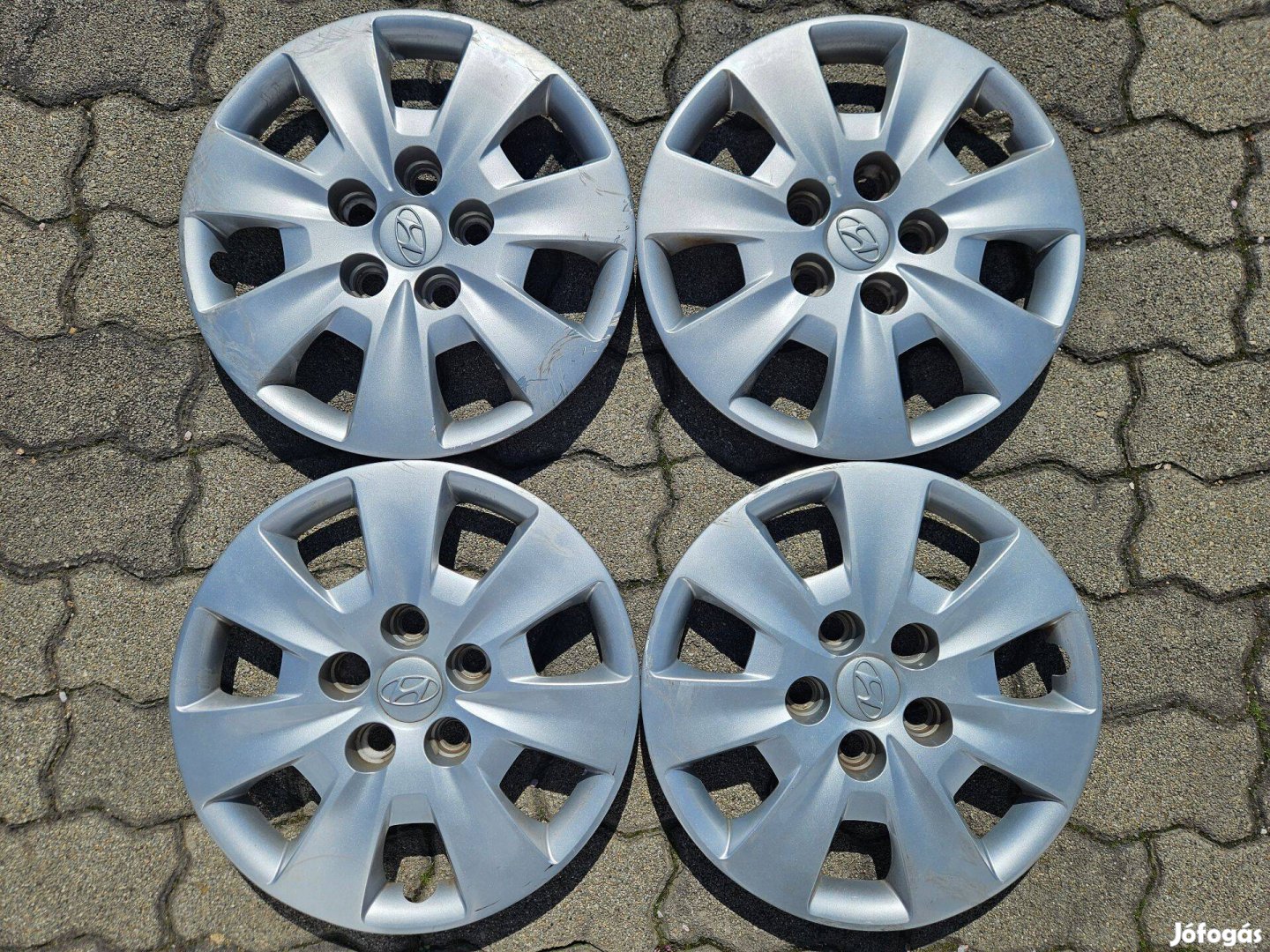 Hyundai 15" gyári 4 db dísztárcsa