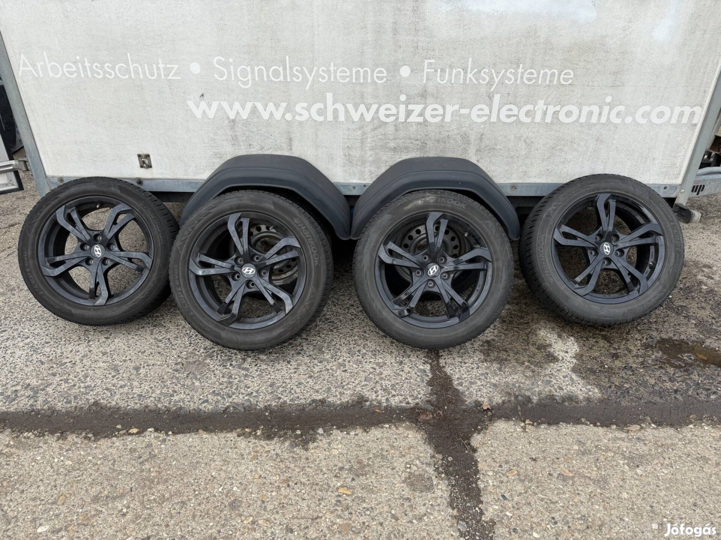 Hyundai 17 " alufelni felni, 5x114,3, 215/55 téli gumi)