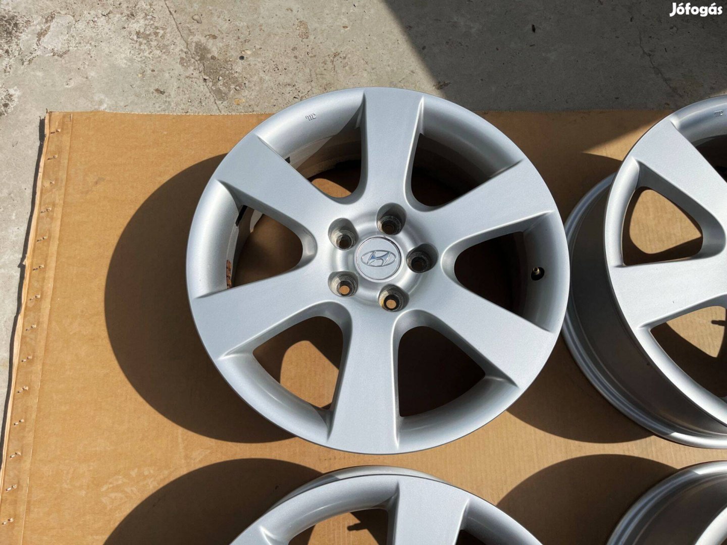 Hyundai 18" 5x114,3 gyári alufelni eladó 18 coll