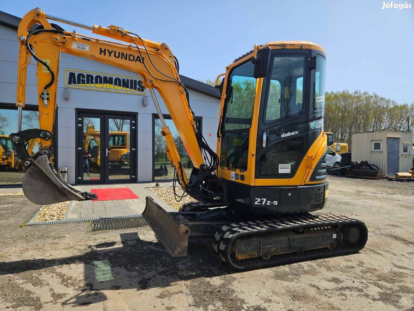 Hyundai 27Z-9 gumiláncos midikotró eladó!