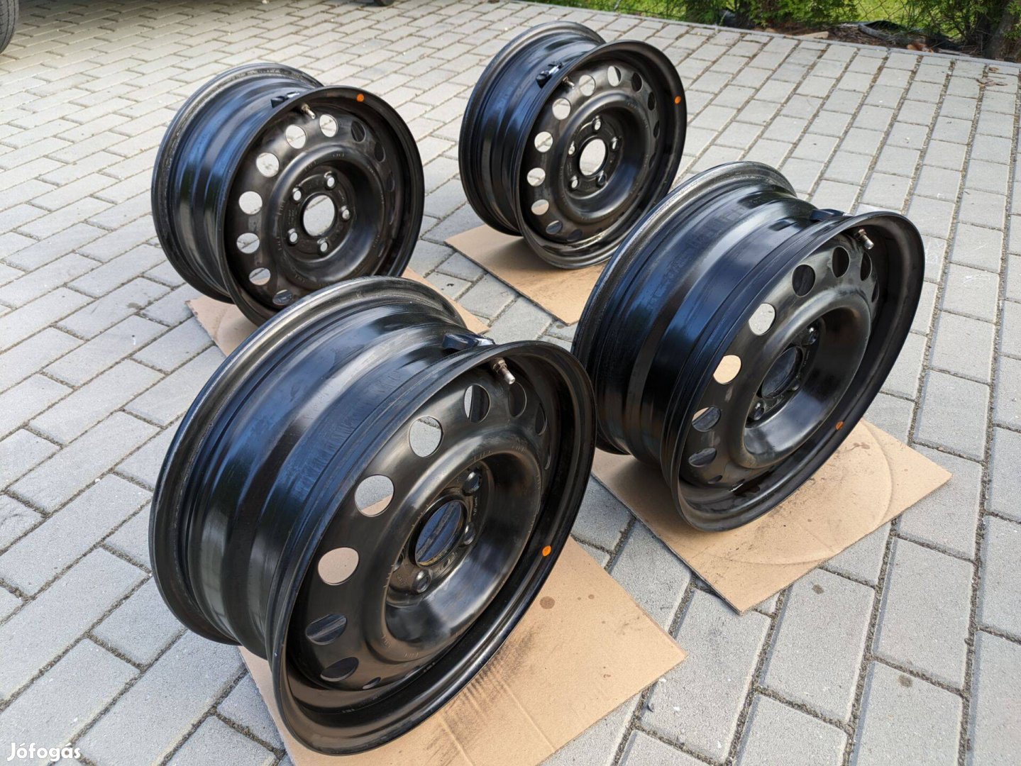 Hyundai 6x15 5x114.3 52910-A6050 ET46 gyári acélfelni Tpms szeleppel