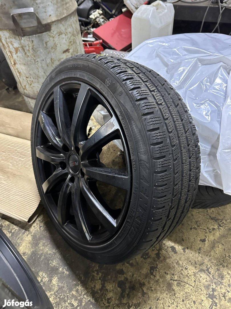Hyundai Genesis gyári alufelni gumival 245/45 R17