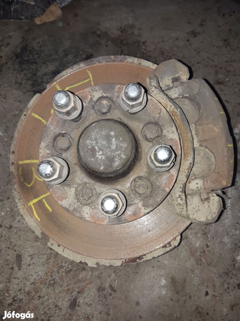 Hyundai H1 96-05 Bal Első Csonkállvány Kerékaggyal Féknyereg