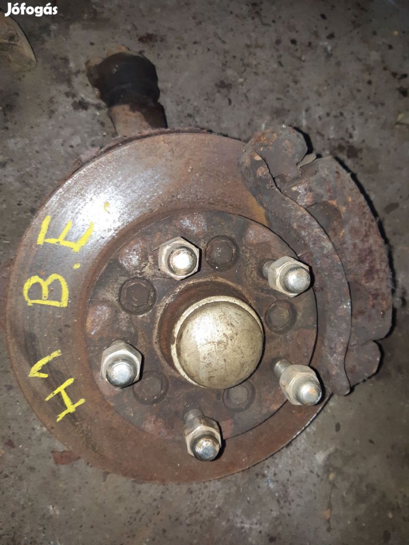 Hyundai H1 96-05 Bal Első Csonkállvány Kerékaggyal Féknyereg