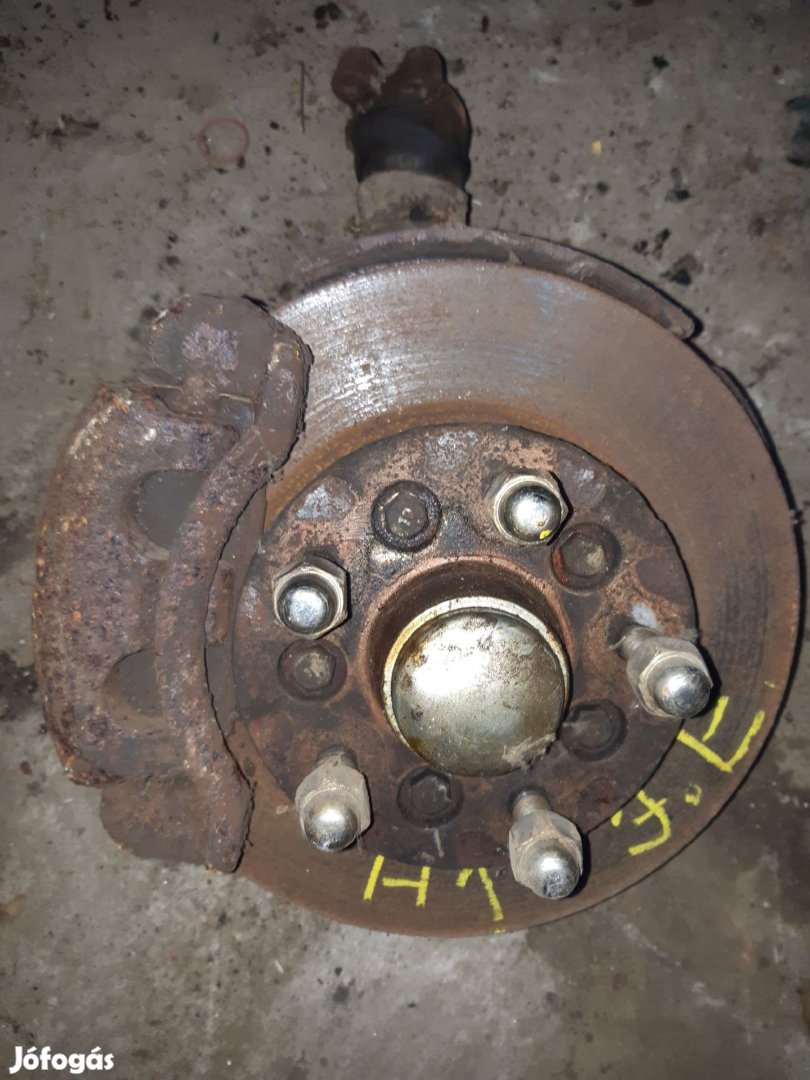 Hyundai H1 96-05 Jobb Első Csonkállvány Kerékaggyal