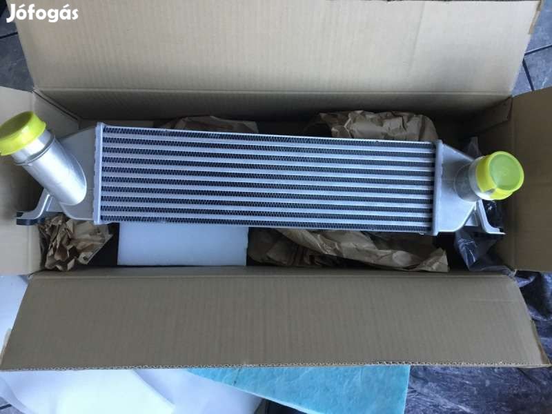 Hyundai H1 TQ intercooler hűtő 281904A481