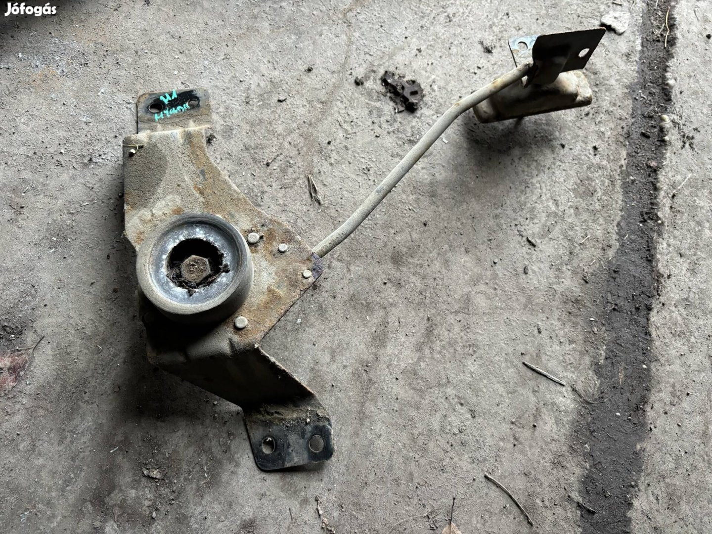 Hyundai H1 pótkerék tartó felfogató