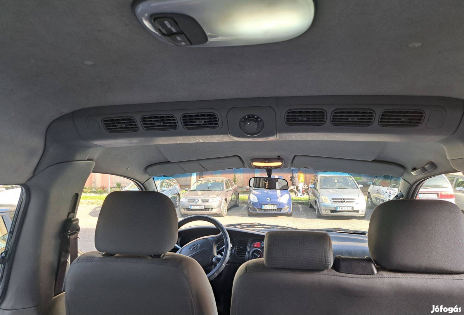 Hyundai H-1 starex