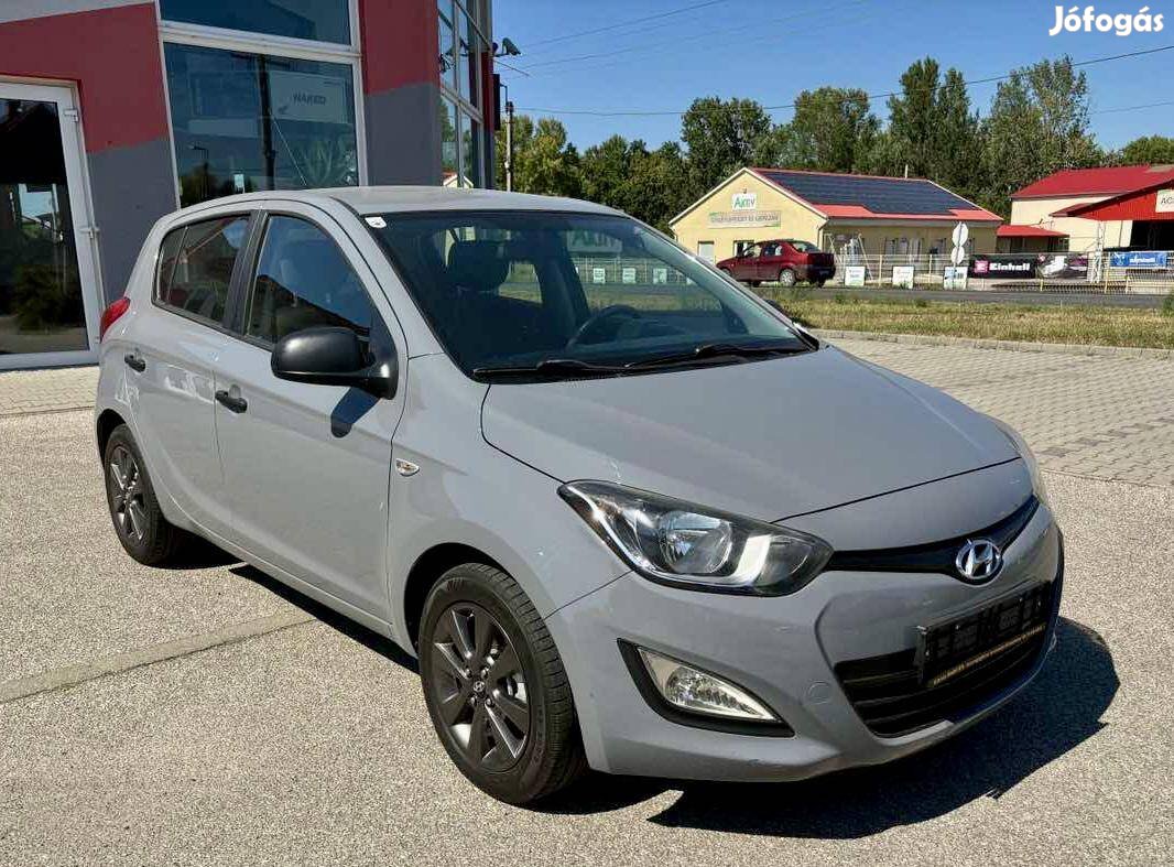 Hyundai I20 1.25 Go! Brasil / Szervizkönyv / AL...