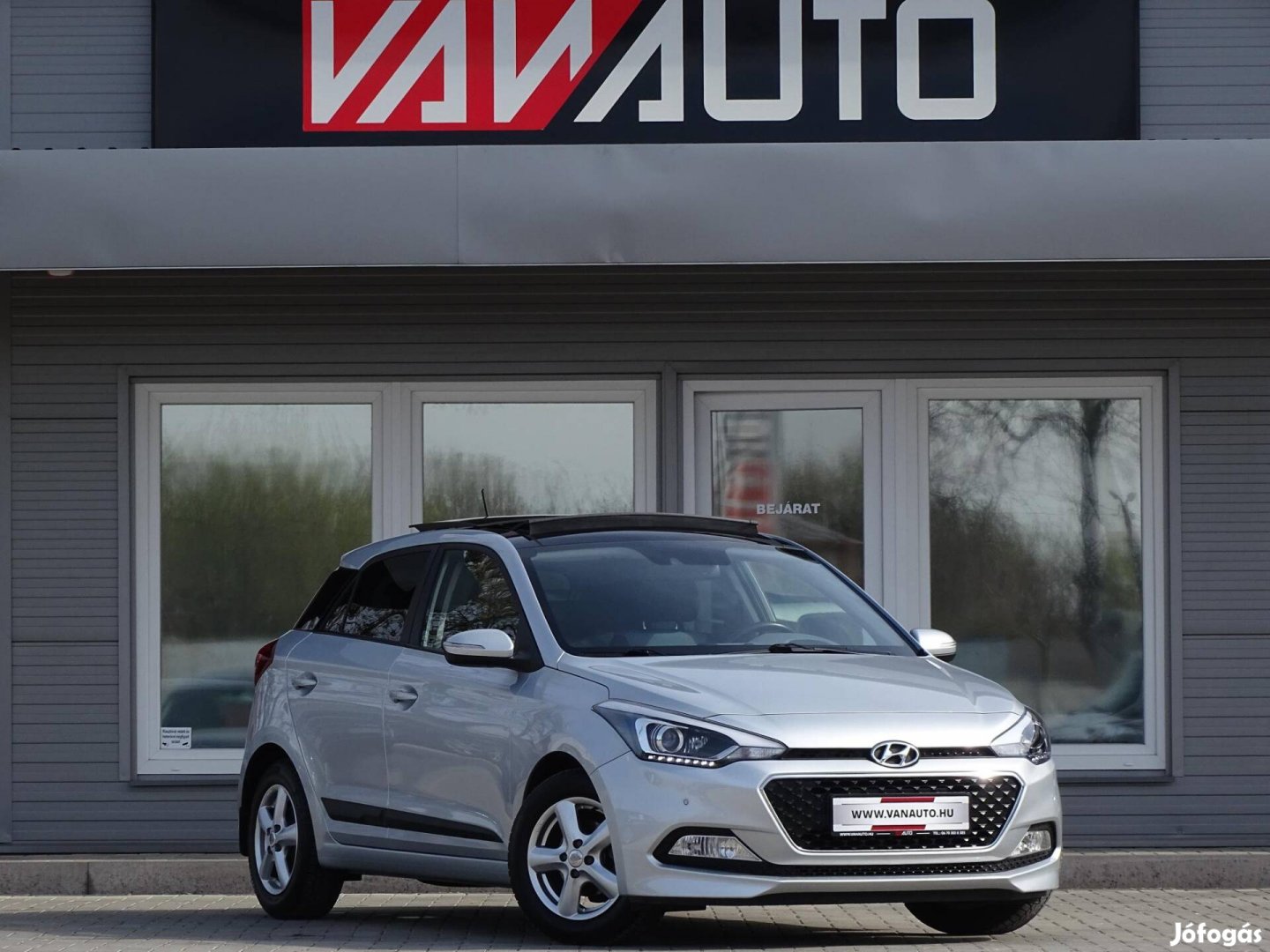 Hyundai I20 1.25i HP Panorama 1.Tulaj-52eKM-LED...