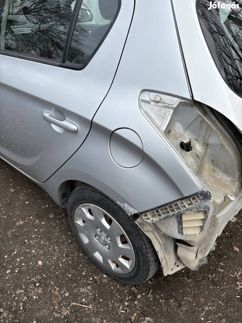 Hyundai I20 ajtó sárvédő negyed tükör hátsó híd futómű 