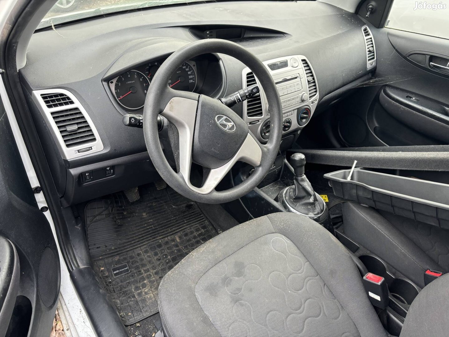 Hyundai I20 ülés belső kormány magnó légzsák szett műszerfal 