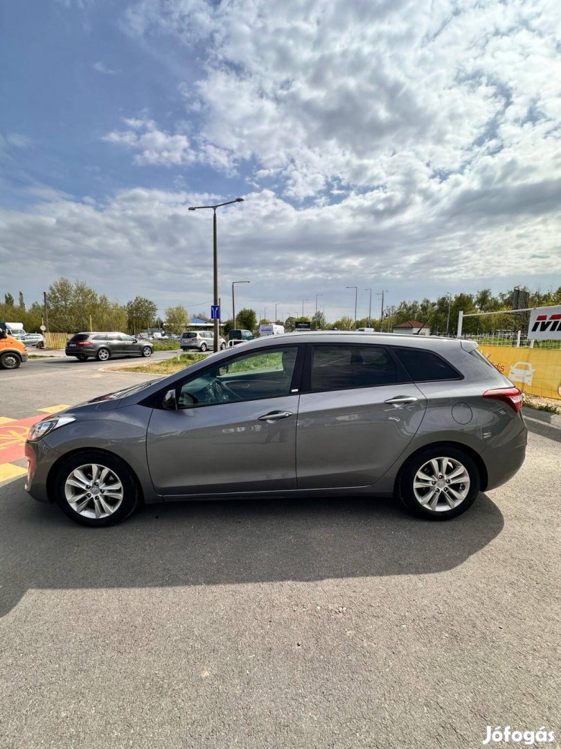 Hyundai I30 1.4 CRDi Life Karbantartott Szép ÁL...