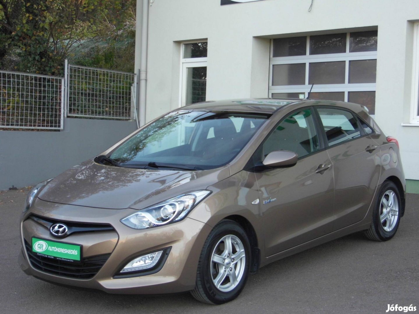 Hyundai I30 1.4i Comfort Szervizkönyv-Vonóhorog...