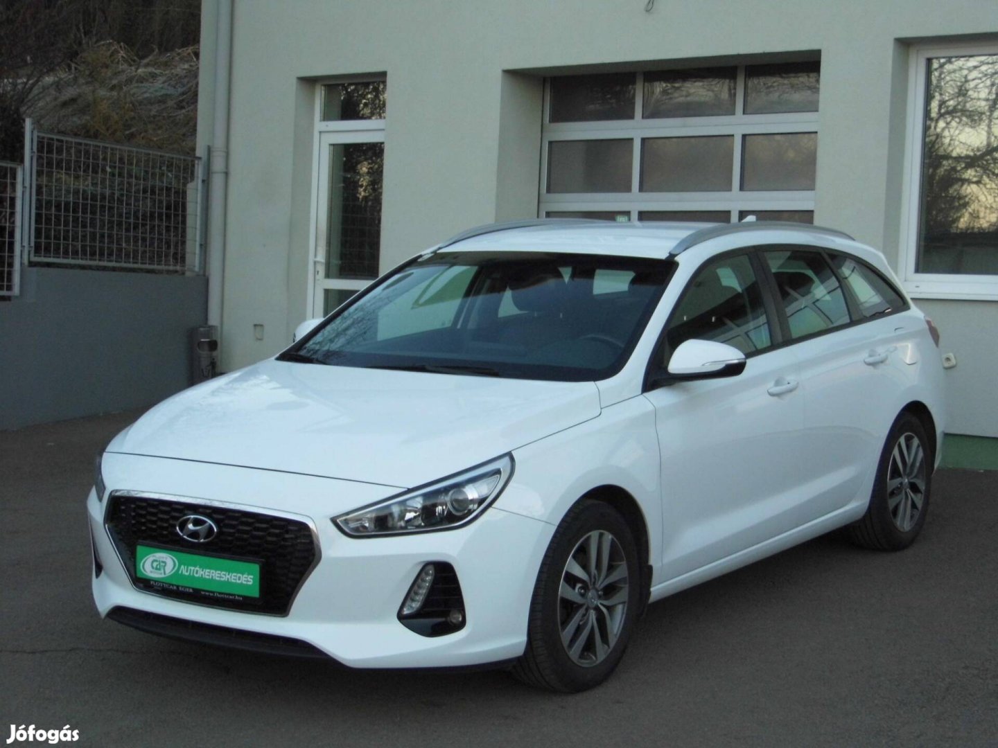 Hyundai I30 CW 1.4i Business Szervizkönyv-Ülés...